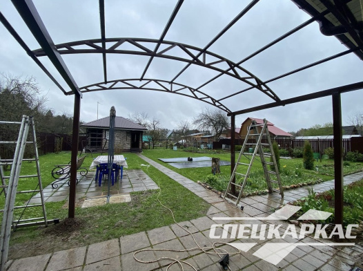 Навес над входом в дом из поликарбоната №32 - фото 1277